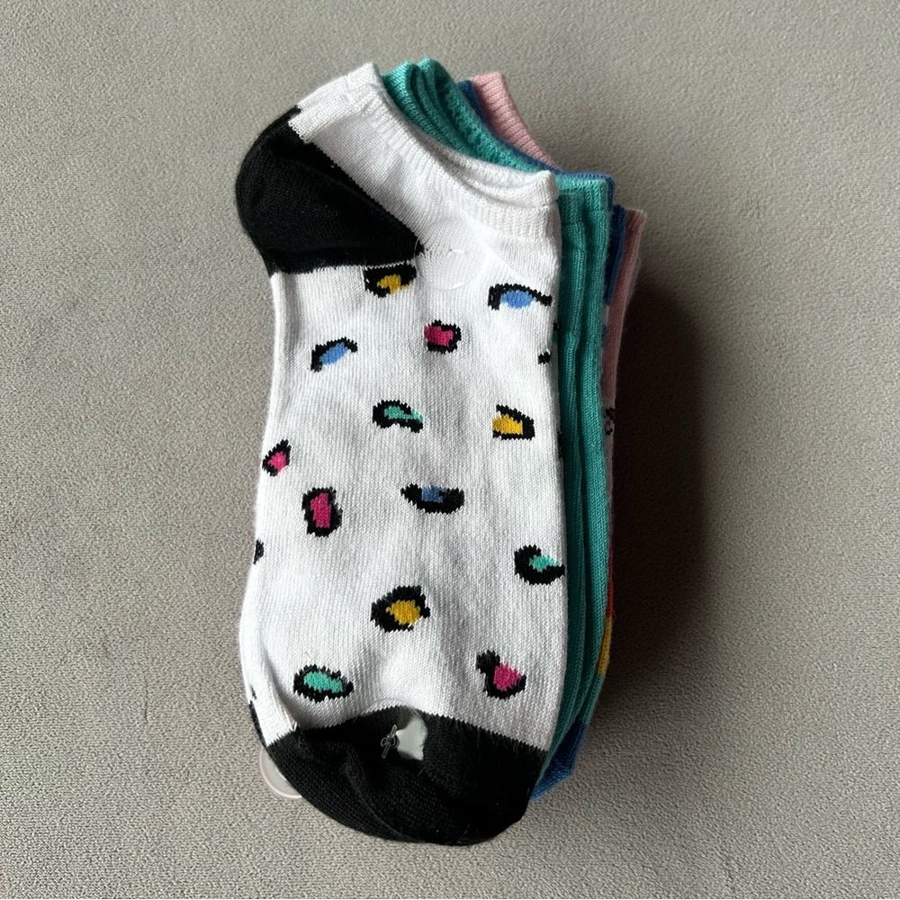 Set of 6 Pairs ~ Super Soft No Show Socks ~ Kids Size M/L Shoe Size 13-5